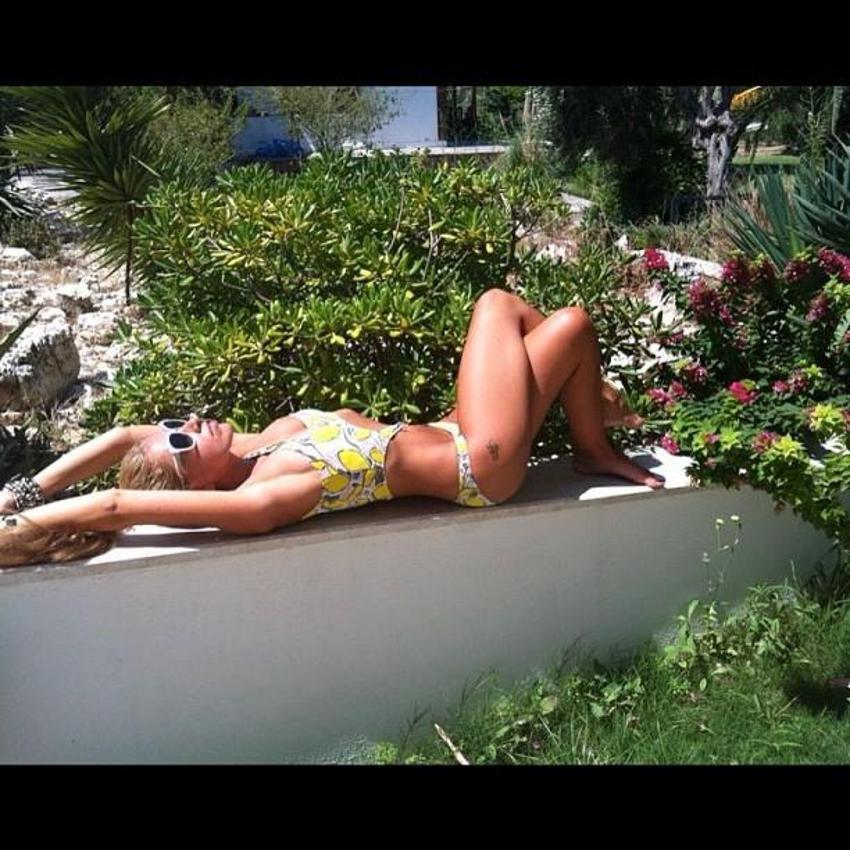 Hadise'den itiraf: Bana şiddet uyguluyor!