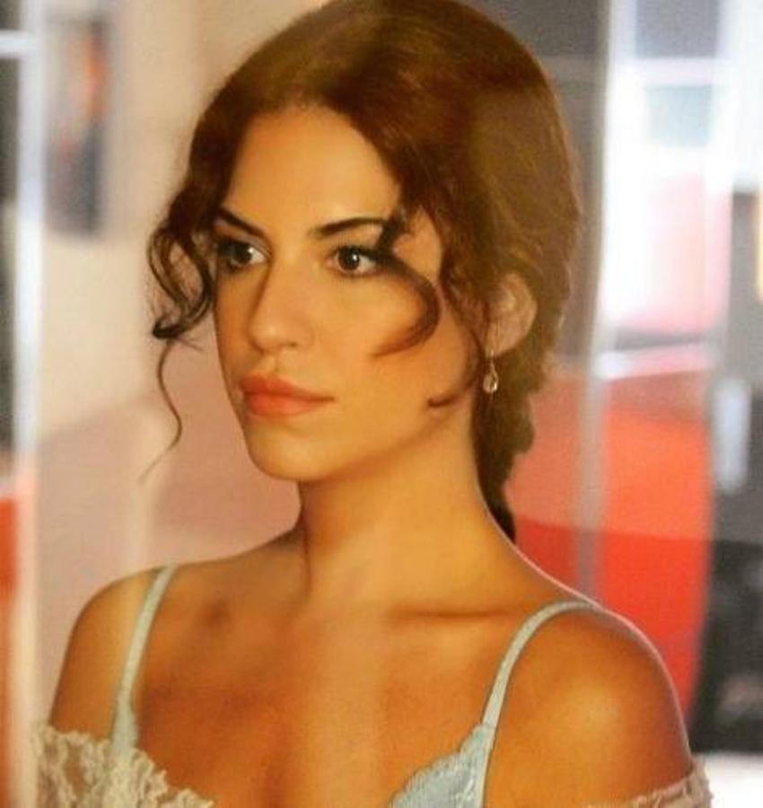 Yağmur Ünal 'nasıl bir erkek' istediğini açıkladı!