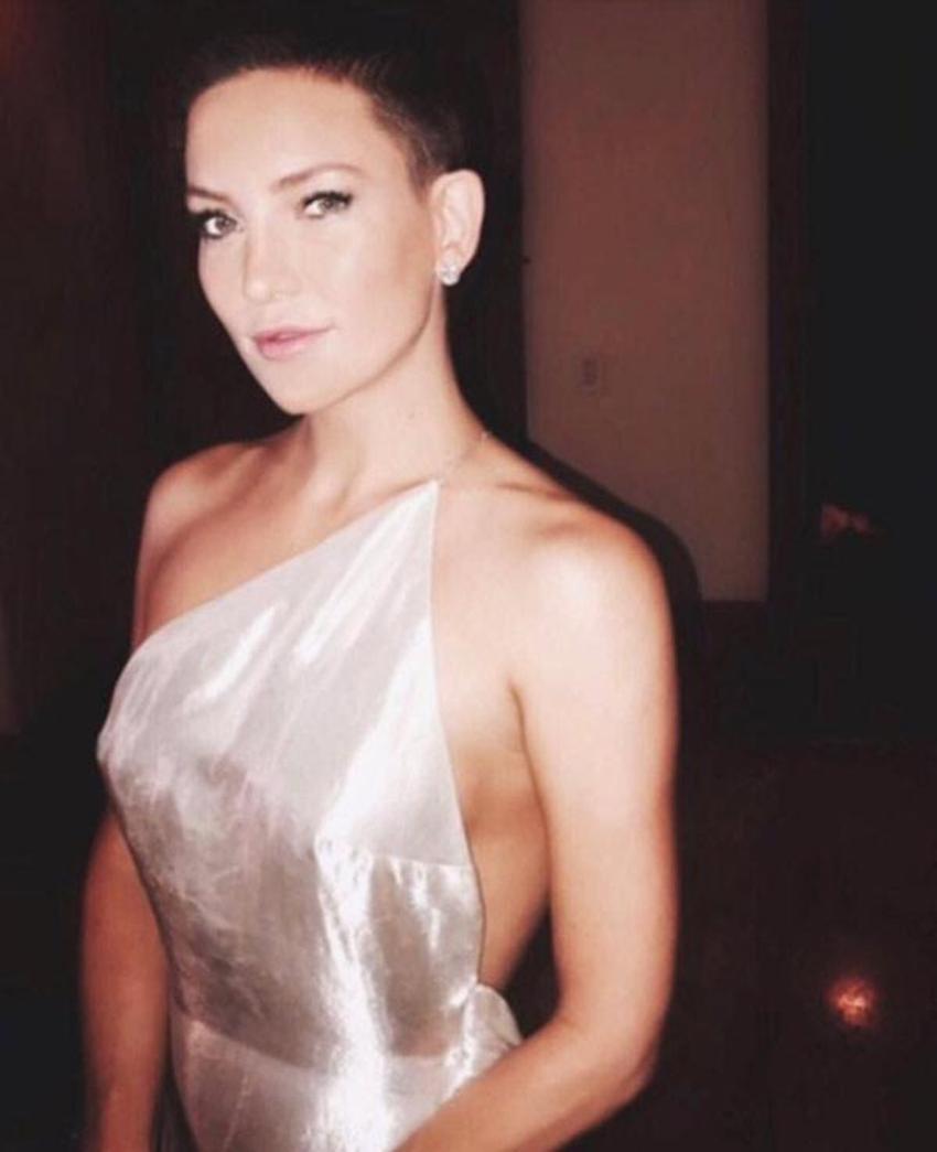 Kate Hudson sokak ortasında fena yakalandı!