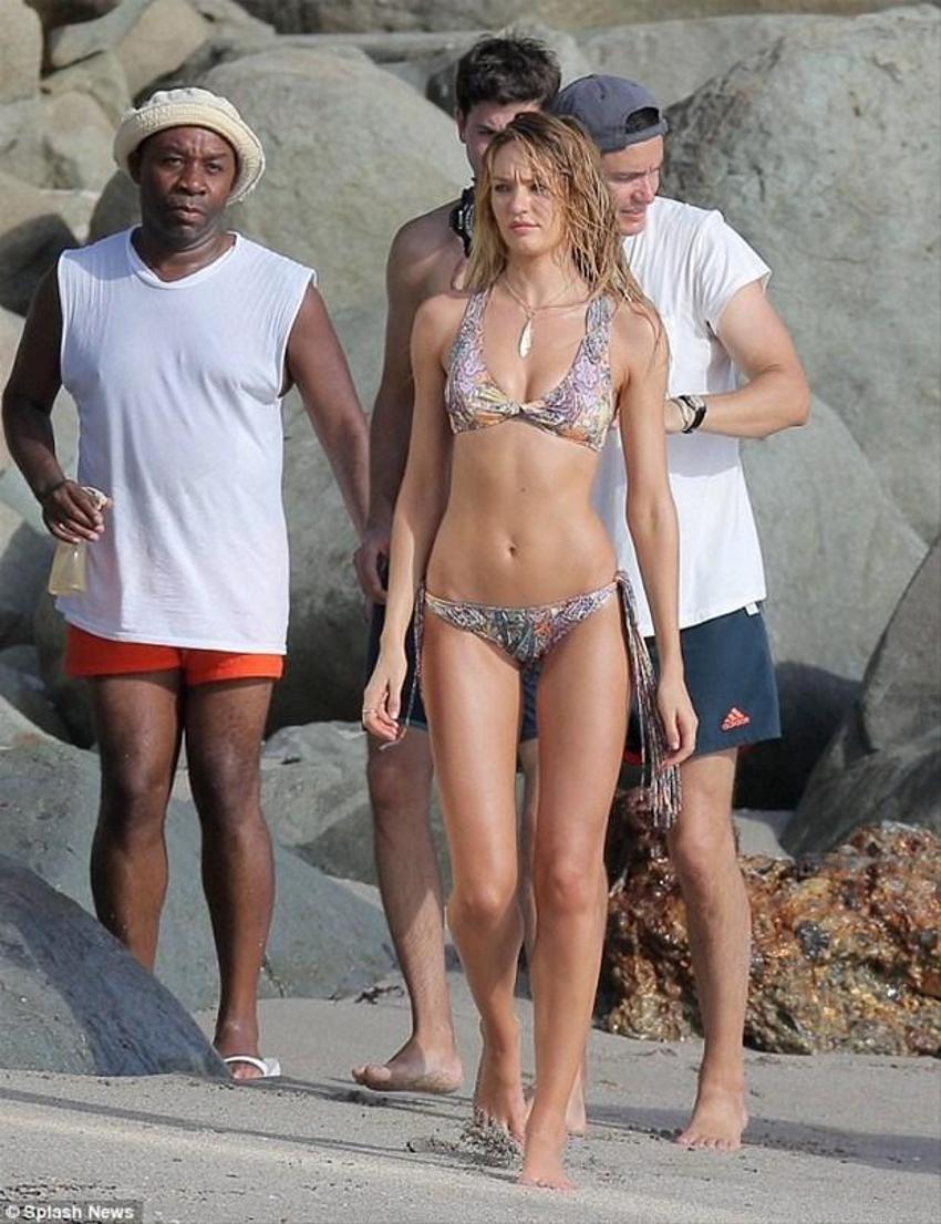 Candice Swanepoel'dan cesur seçim!