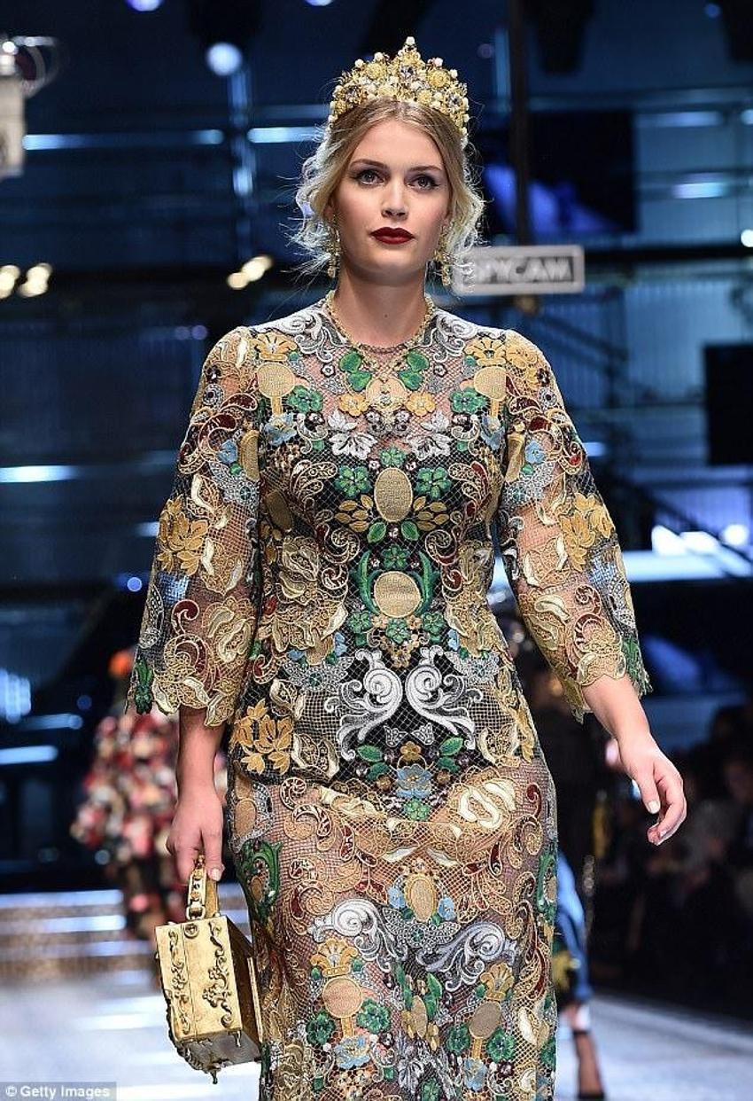 Kitty Spencer yatak fotoğrafları ile ağızları açık bıraktı!