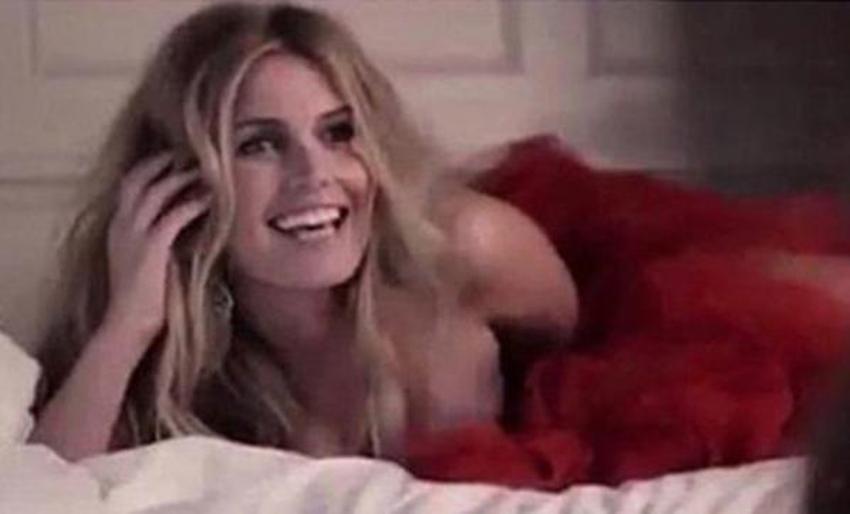 Kitty Spencer yatak fotoğrafları ile ağızları açık bıraktı!
