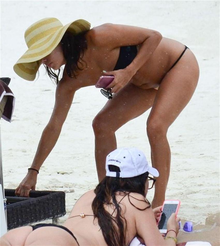Hamile Eva Longoria dikkat çekiyor!