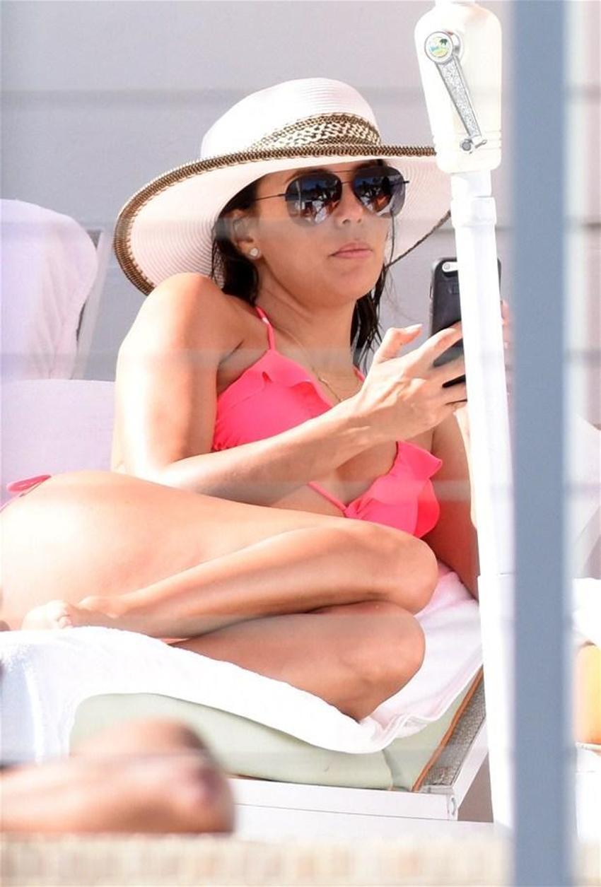 Hamile Eva Longoria dikkat çekiyor!