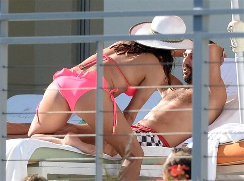 Hamile Eva Longoria dikkat çekiyor!