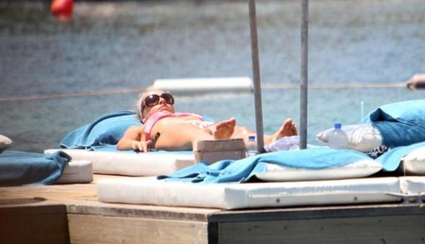 Hadise aşk için serveti geri çevirdi!