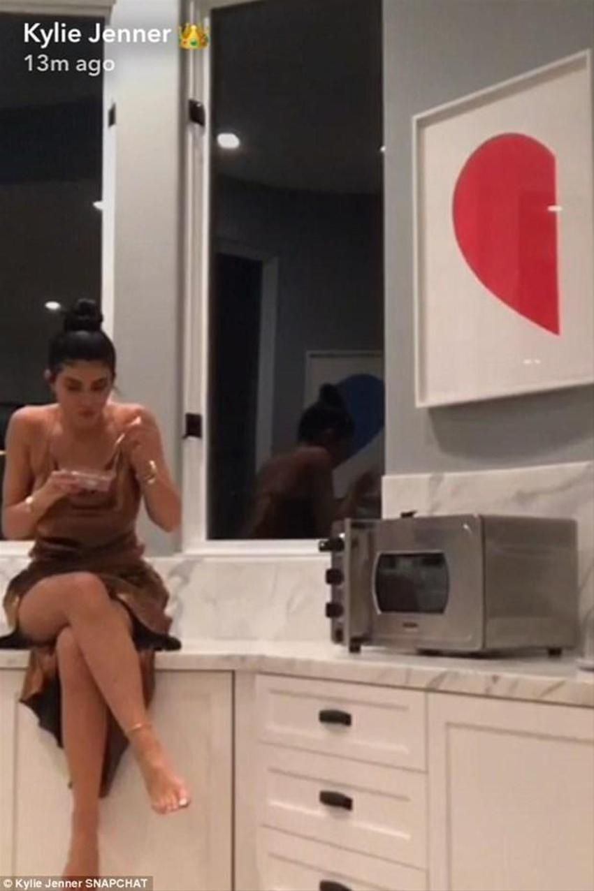 Kardashian ailesi Kylie Jenner'ı sildi!