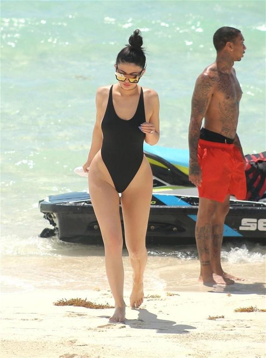 Kardashian ailesi Kylie Jenner'ı sildi!