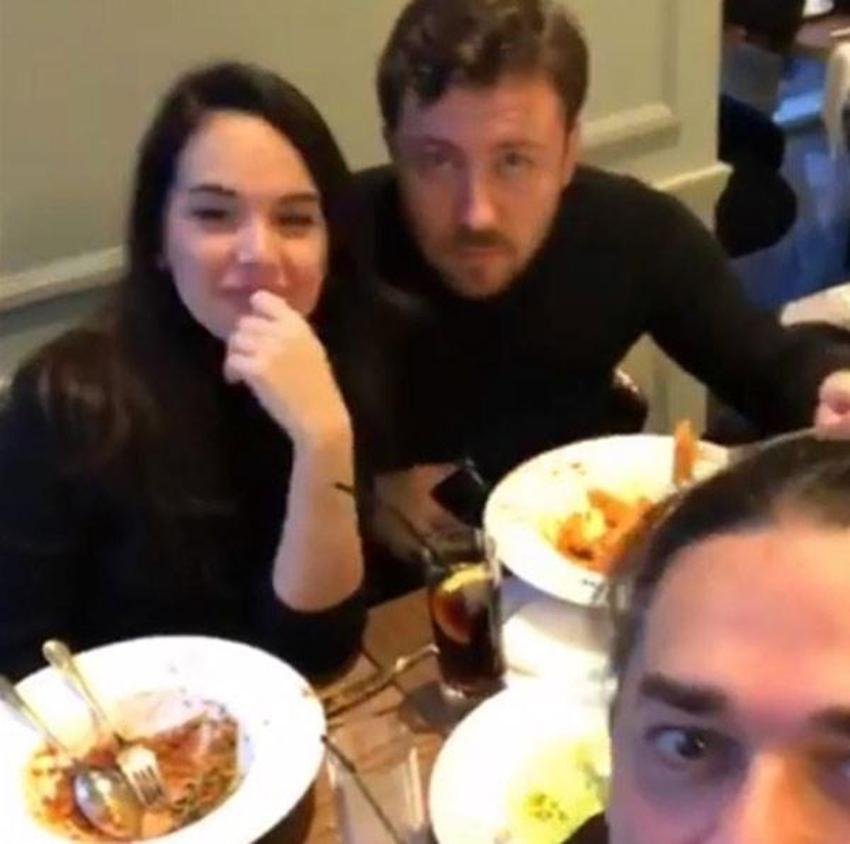 Yeni boşanan Yeliz ve Tolga el ele yakalandı!