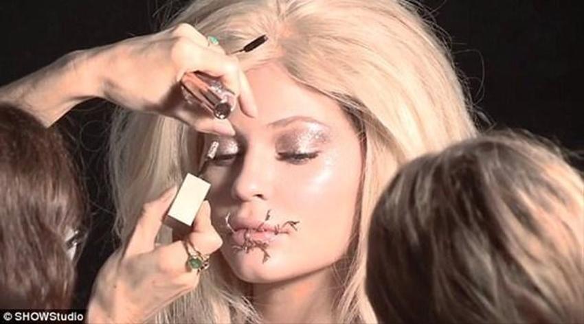 Hamile kaldıktan sonra Kylie Jenner'ı sildiler!