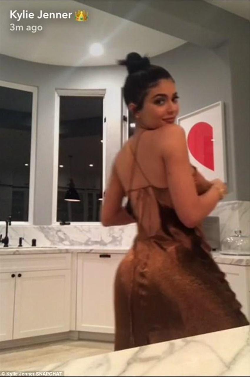 Hamile kaldıktan sonra Kylie Jenner'ı sildiler!