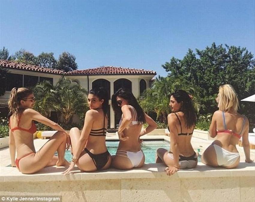Hamile kaldıktan sonra Kylie Jenner'ı sildiler!