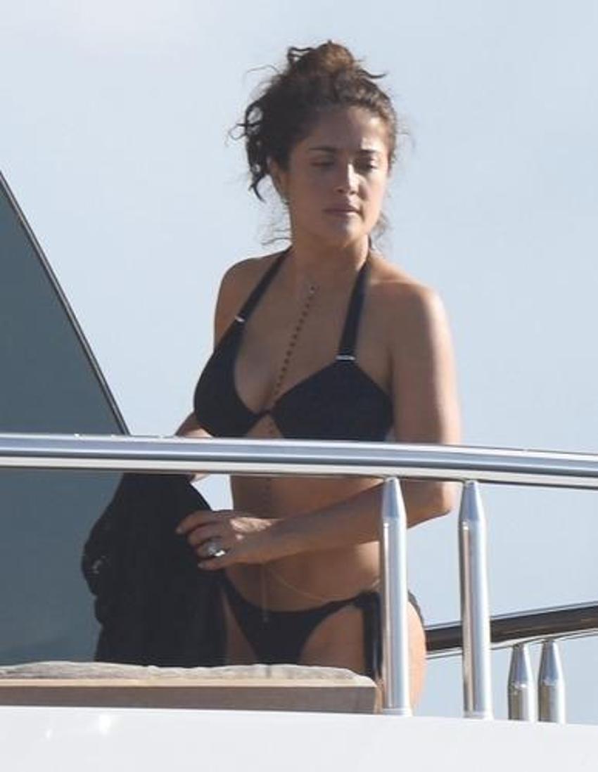 Salma Hayek'ten yürek hoplatan paylaşım!