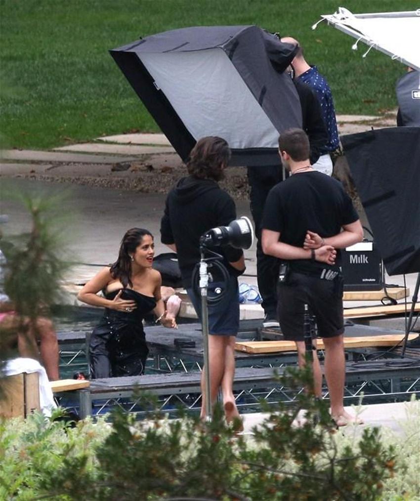 Salma Hayek'ten yürek hoplatan paylaşım!