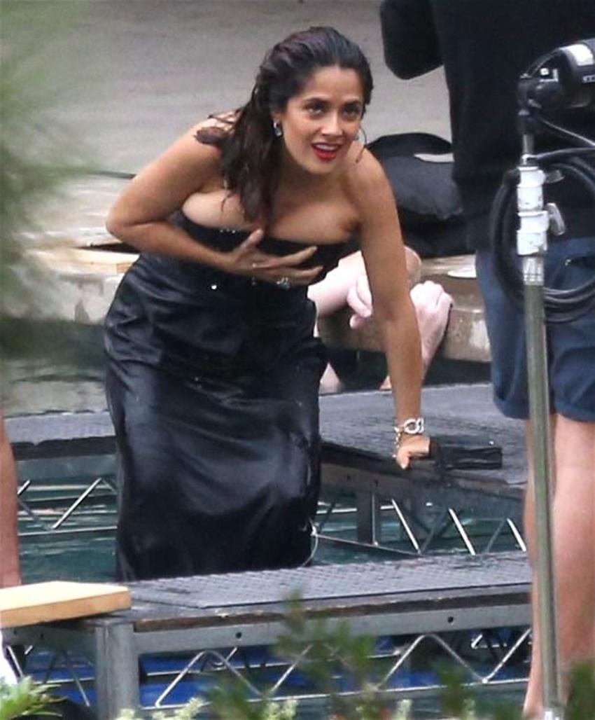 Salma Hayek'ten yürek hoplatan paylaşım!