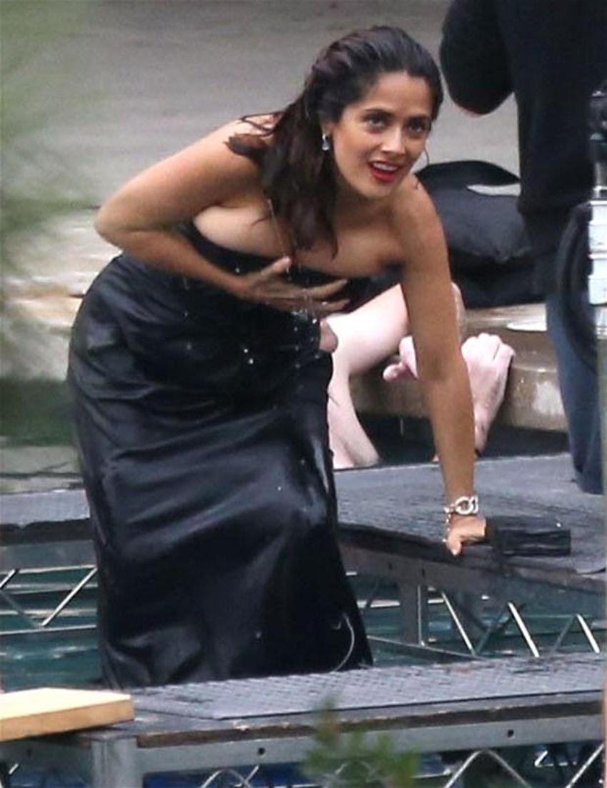 Salma Hayek'ten yürek hoplatan paylaşım!