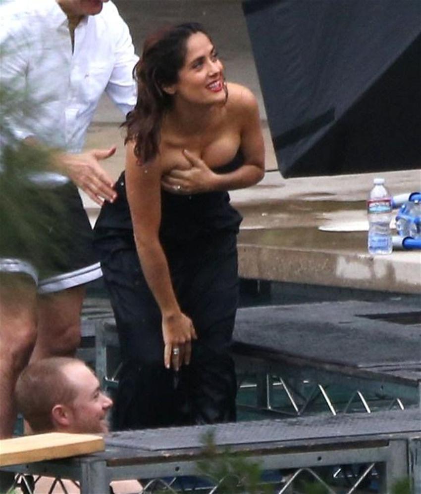 Salma Hayek'ten yürek hoplatan paylaşım!