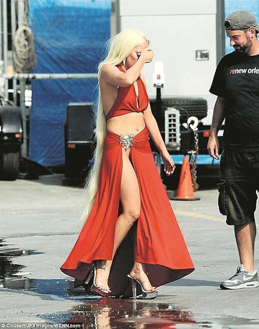 Lady Gaga'dan yürek hoplatan mesaj!