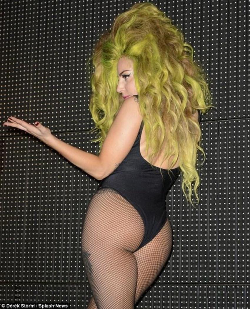 Lady Gaga'dan yürek hoplatan mesaj!
