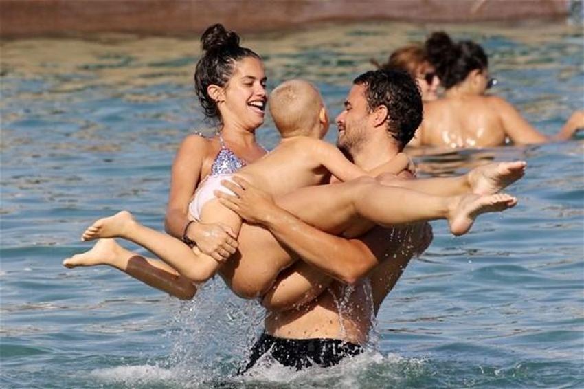 Sara Sampaio 'aşk ' tatilini uzattı!