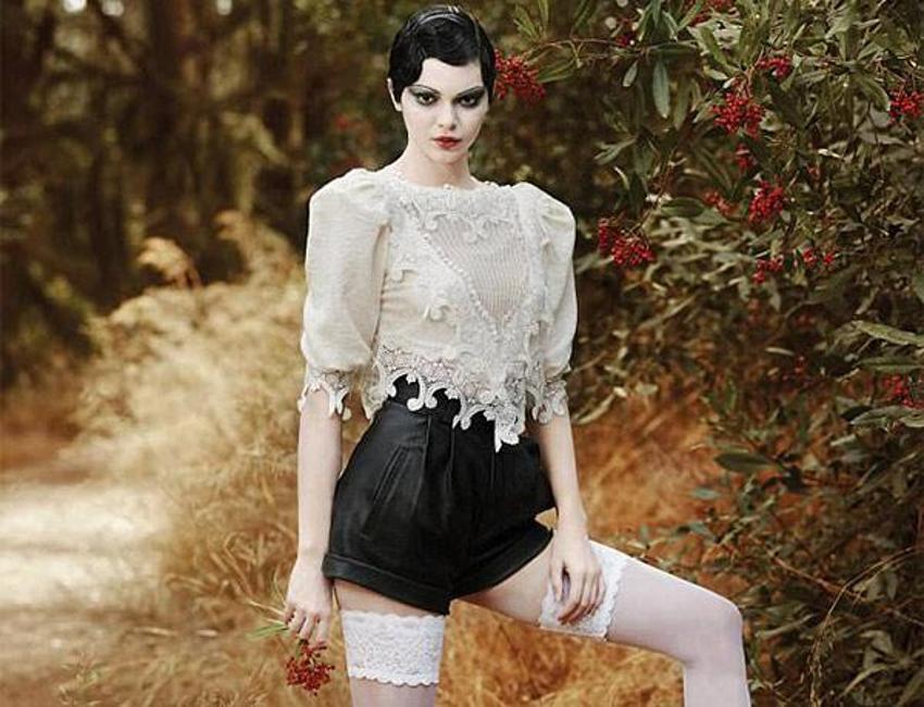 Modern Victoria: Kendall Jenner!