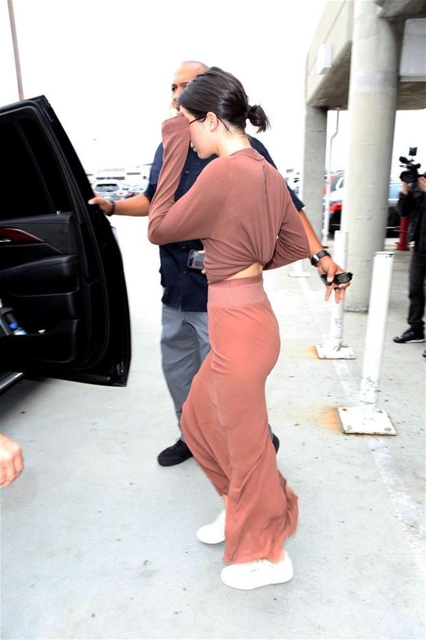 Modern Victoria: Kendall Jenner!
