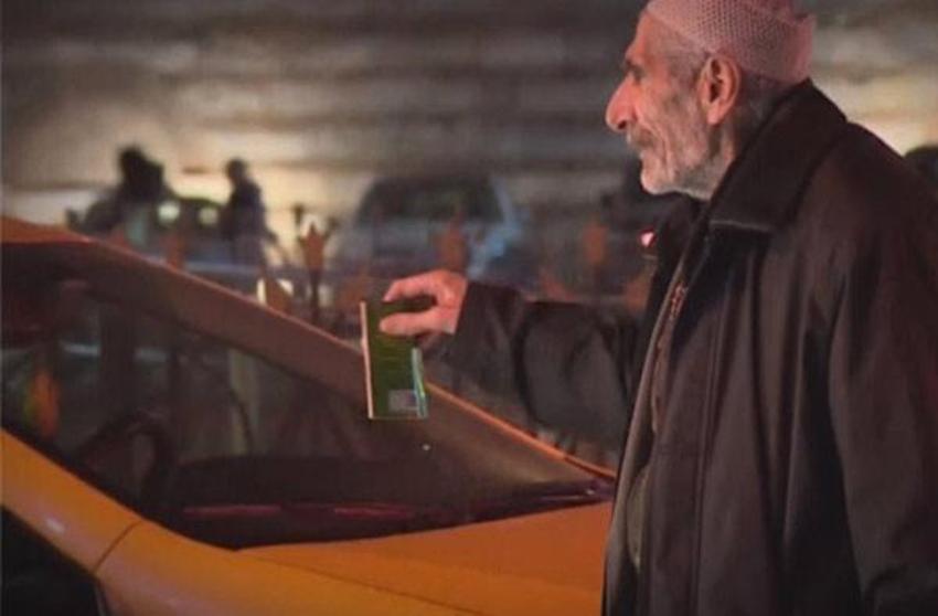 Ünlü şarkıcıdan büyük ayıp: O kim ya?