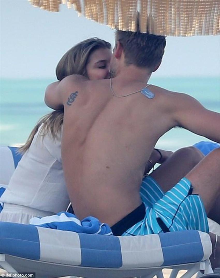 Nina Agdal'ı 'kilolu' diye geri çevirdiler!