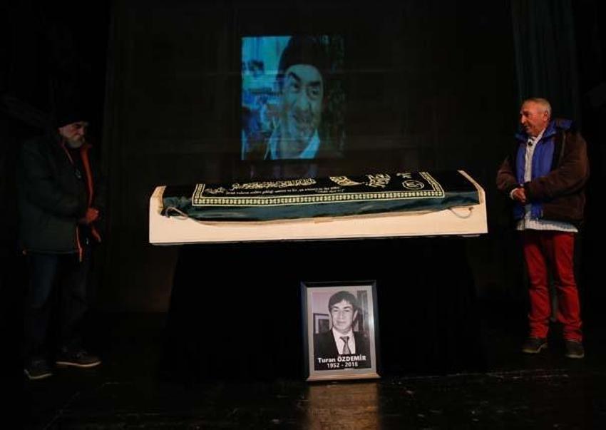 Turan Özdemir'e son veda!