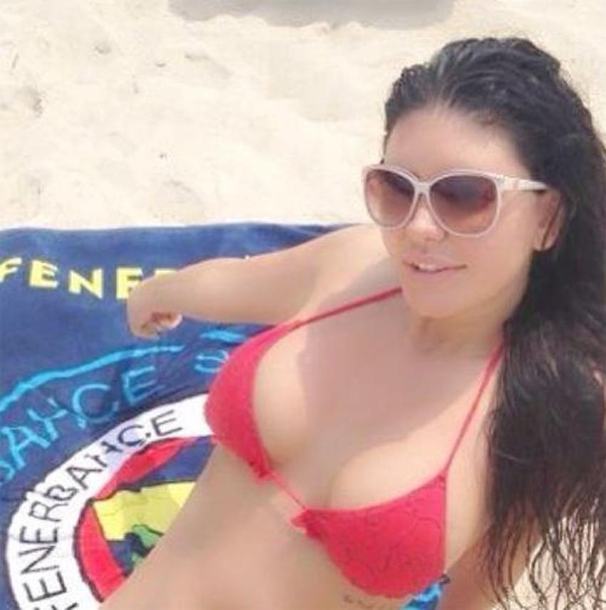 Ebru Polat'tan Miami'de ateşli klip!