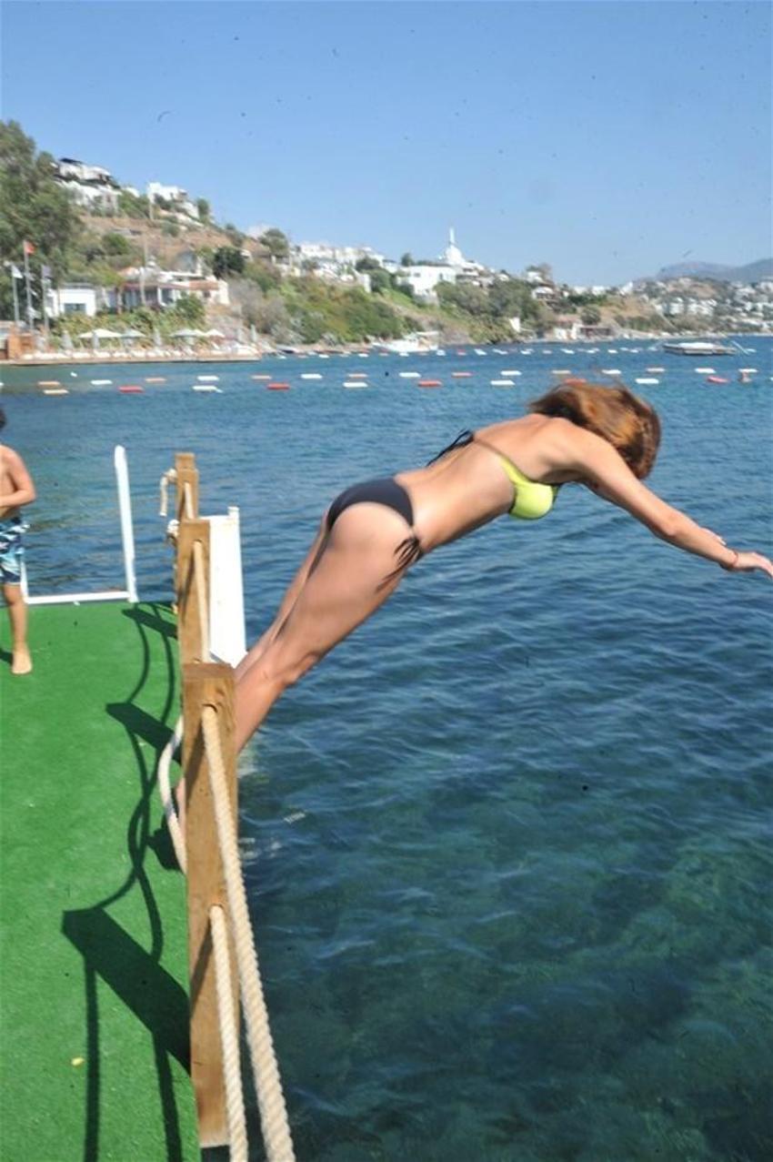 Köyden şalvarıyla geldi, gören bir daha baktı!