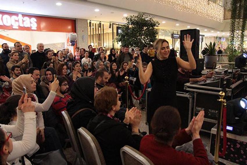 'İş arkadaşı mıyız, eş miyiz?'