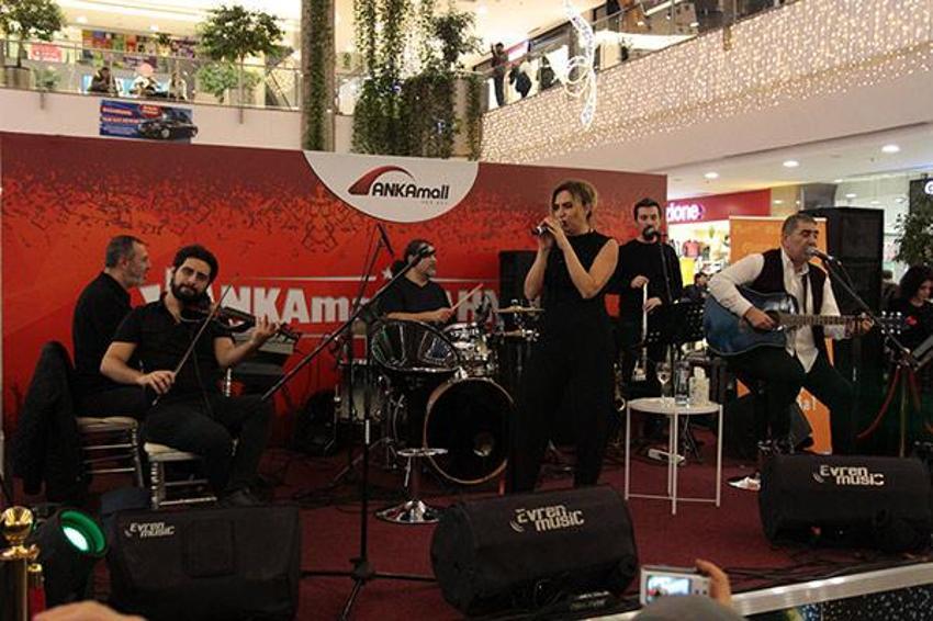 'İş arkadaşı mıyız, eş miyiz?'