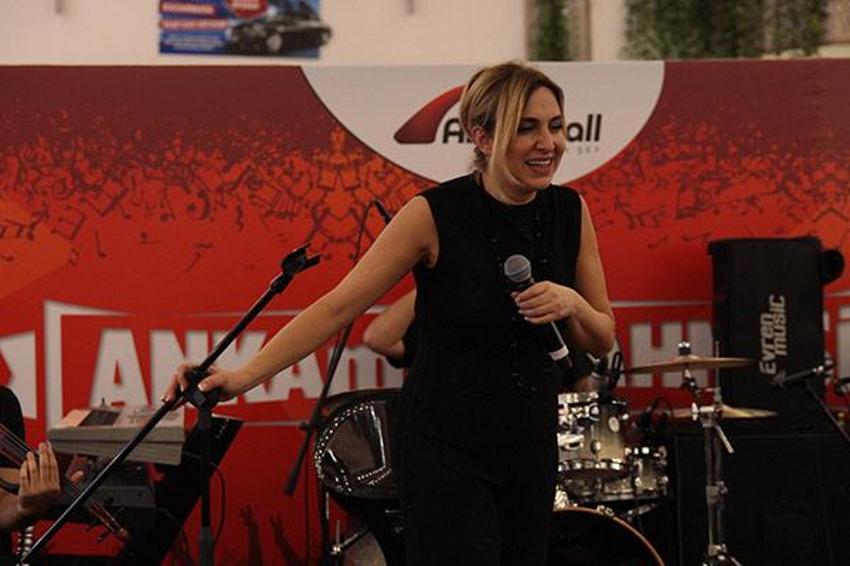 'İş arkadaşı mıyız, eş miyiz?'