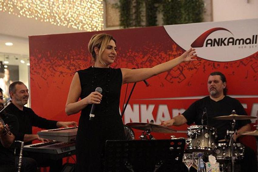 'İş arkadaşı mıyız, eş miyiz?'
