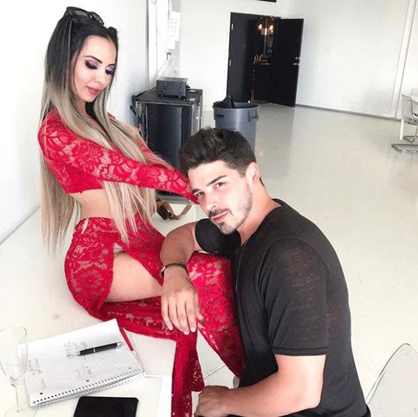 Kardashian'a benzemek için Türkiye'ye geldi!