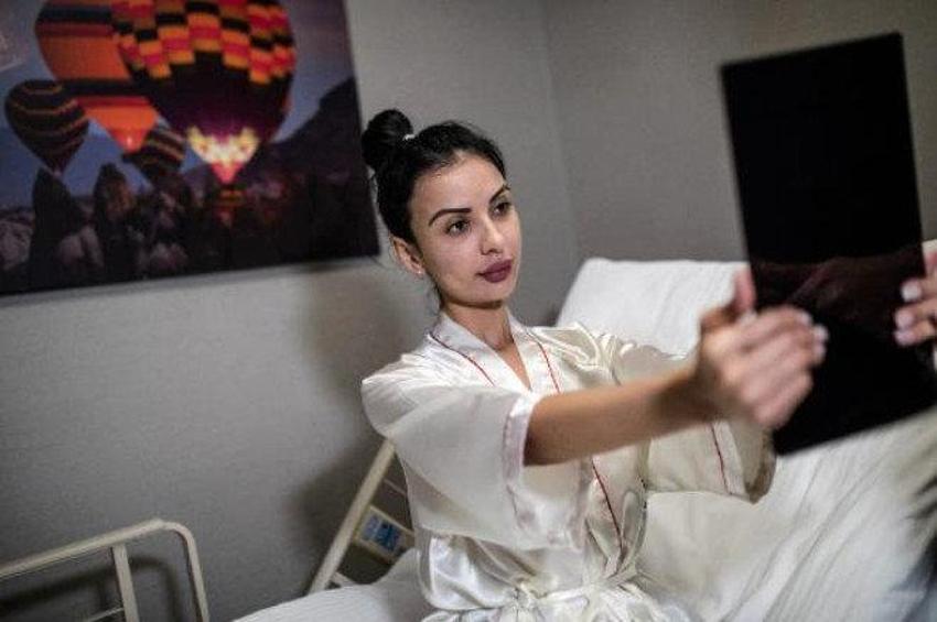 Kardashian'a benzemek için Türkiye'ye geldi!