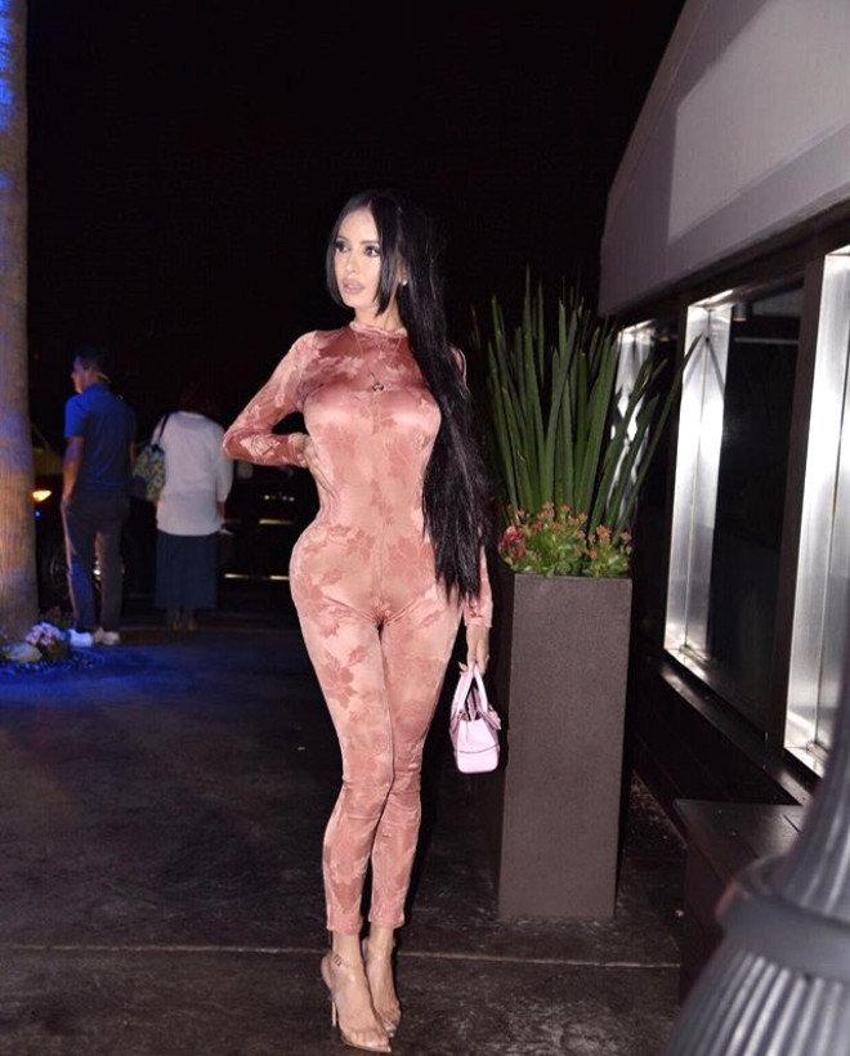 Kardashian'a benzemek için Türkiye'ye geldi!