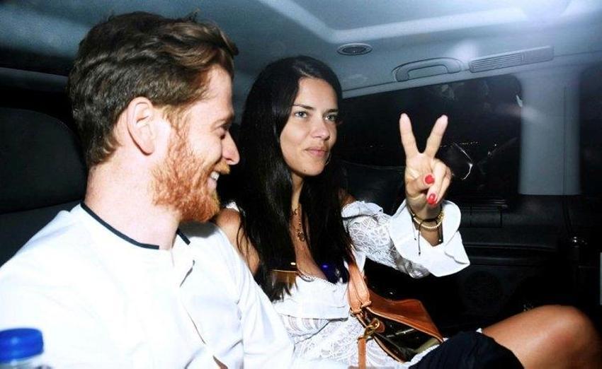 Adriana Lima'yı görenler dönüp bir daha baktı!