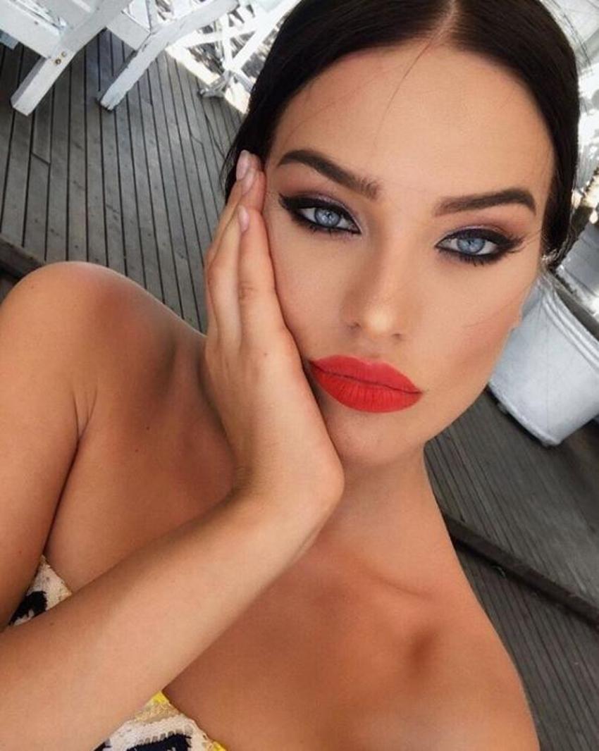 Adriana Lima'yı unutturan Rus güzel: Dasha Kina