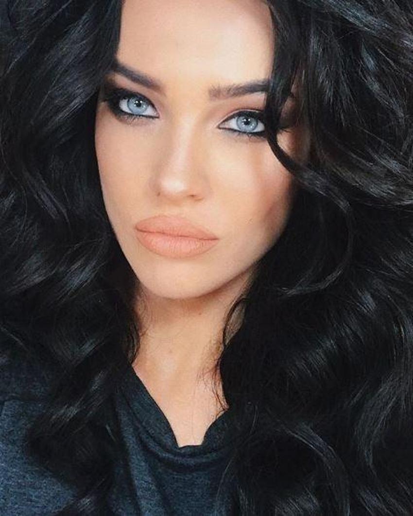 Adriana Lima'yı unutturan Rus güzel: Dasha Kina