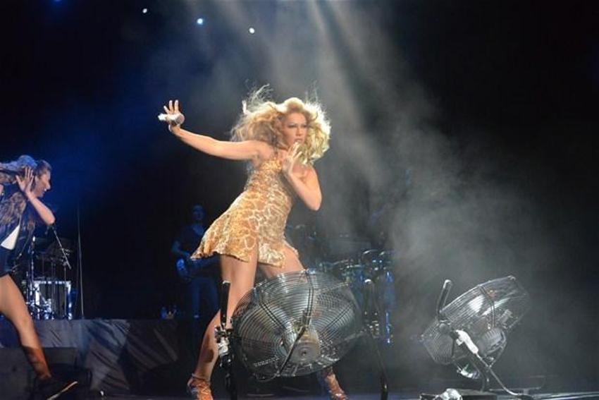 Hadise'den ablasına şok sözler: Hem çalıntı çıktı, hem de...