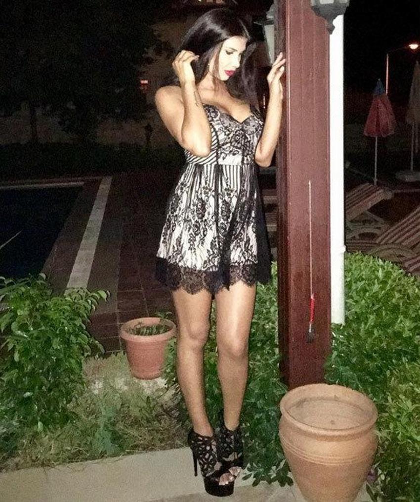 Hatice'den seksi paylaşım: Hükümet gibi kadınım!