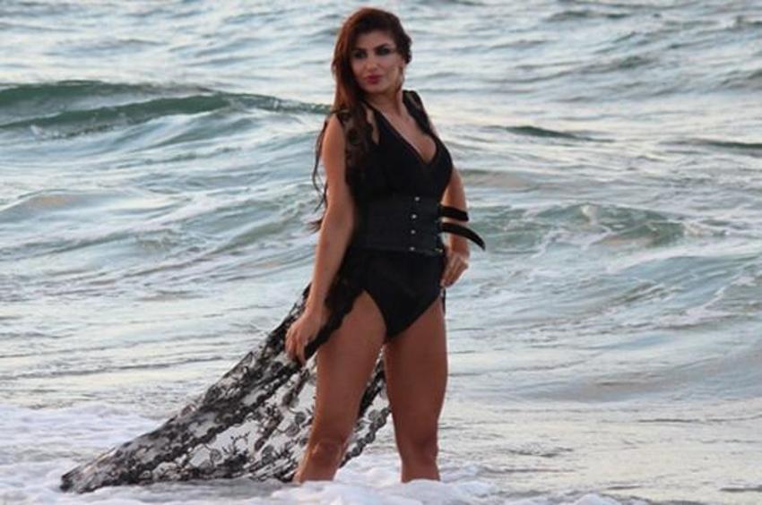 Hatice'den seksi paylaşım: Hükümet gibi kadınım!