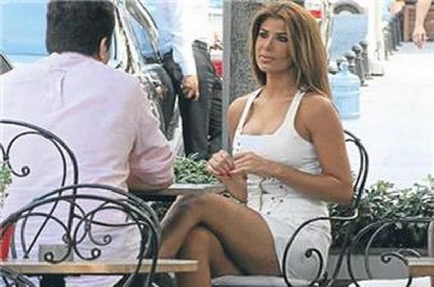 Hatice'den seksi paylaşım: Hükümet gibi kadınım!