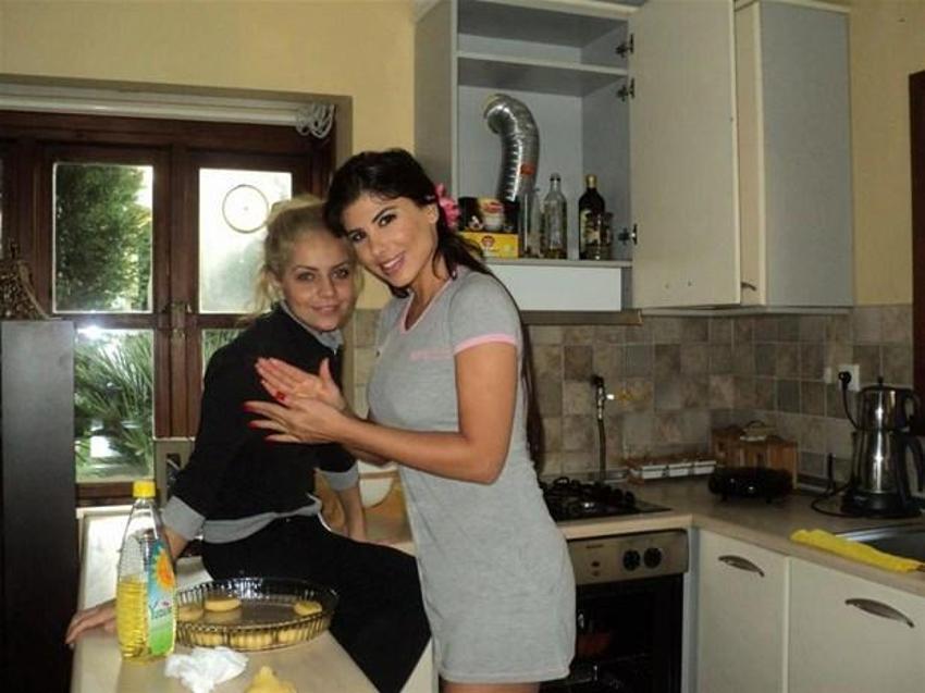Hatice'den seksi paylaşım: Hükümet gibi kadınım!