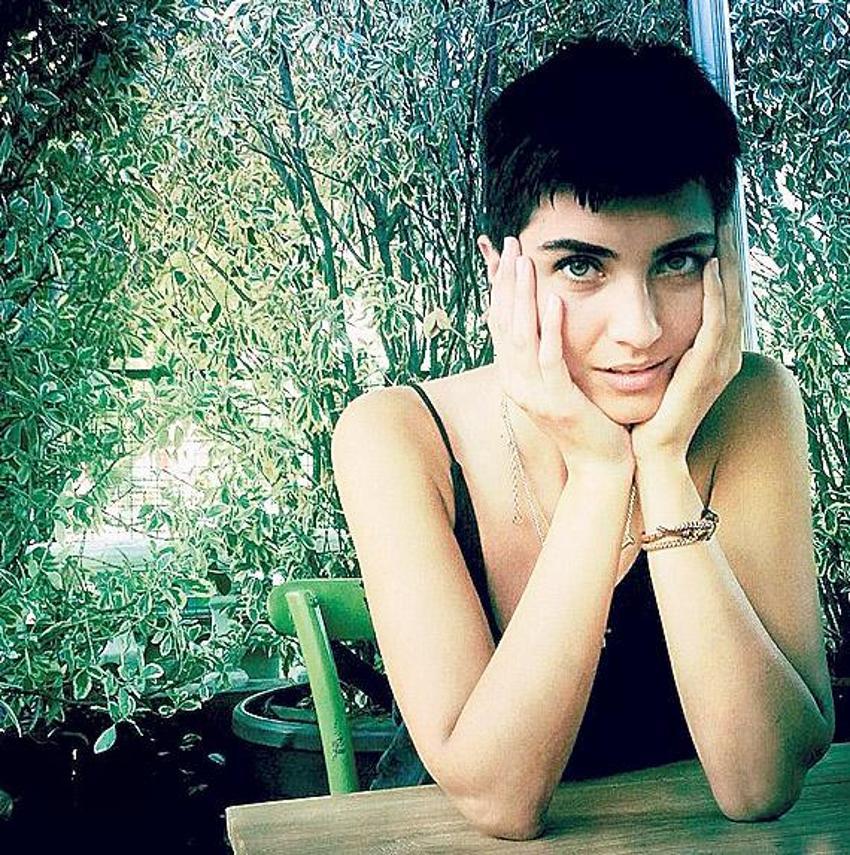 Tuba Büyüküstün şimdi yandı! Çakma çıktı...