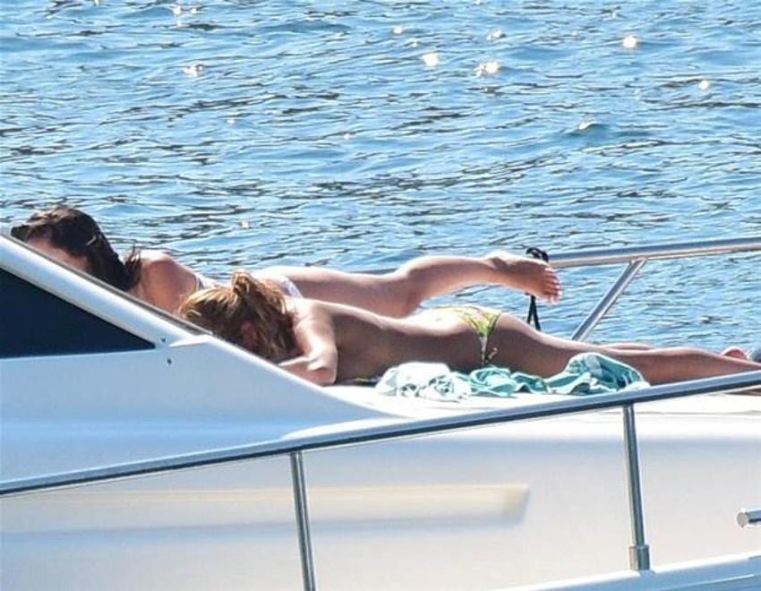 Özge Ulusoy paylaştı: İyi değilim, seni çok seviyorum!