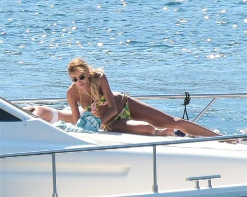 Özge Ulusoy paylaştı: İyi değilim, seni çok seviyorum!