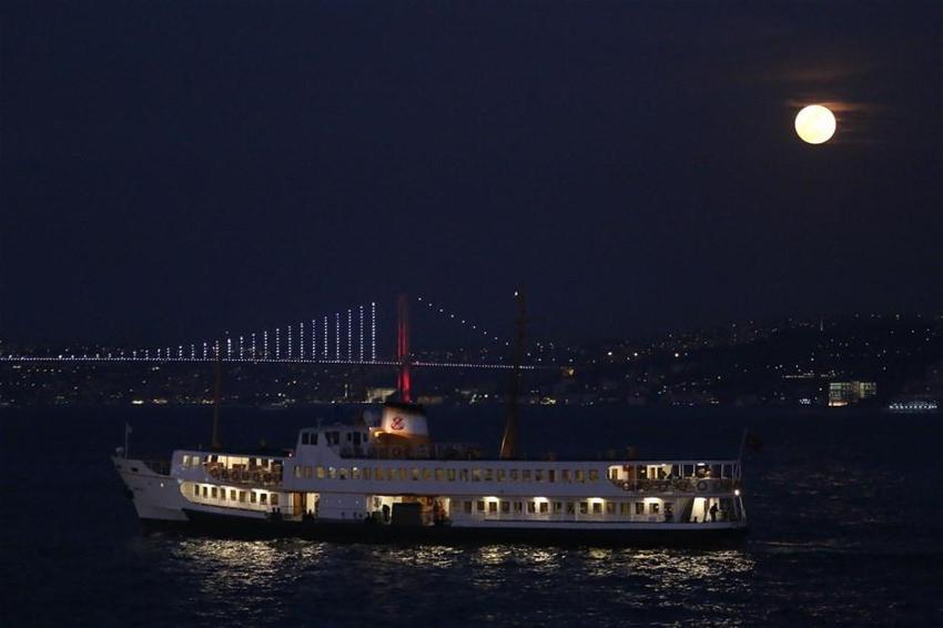 Kanlı ay Türkiye'de böyle izlendi!